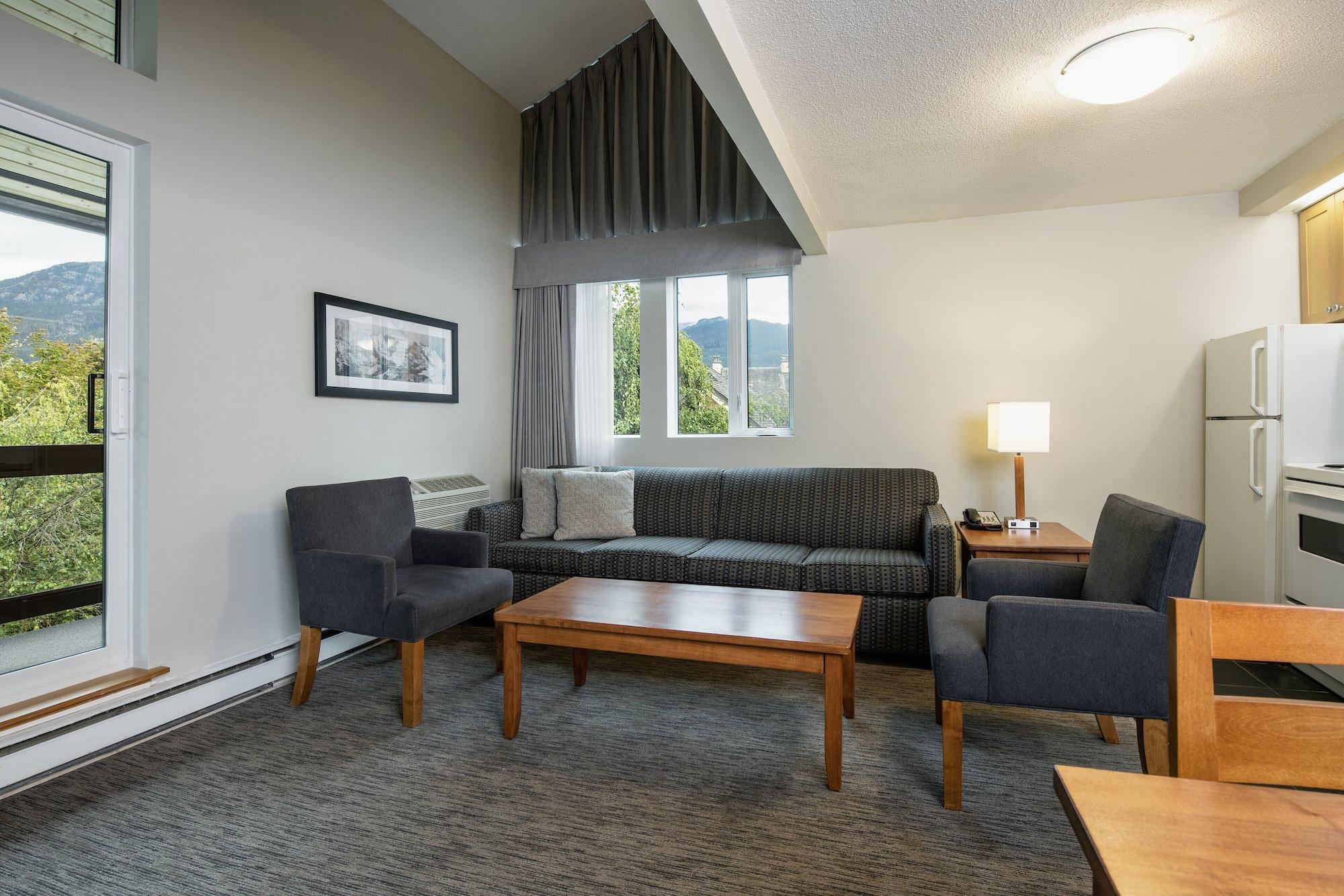 Whistler Village Inn & Suites Экстерьер фото
