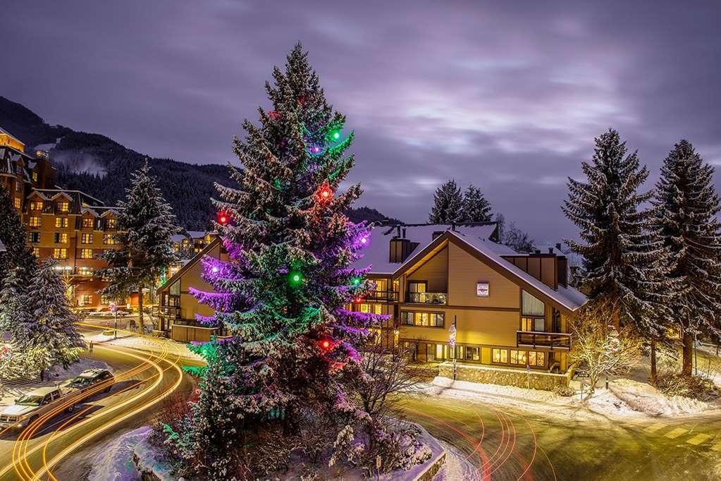 Whistler Village Inn & Suites Экстерьер фото