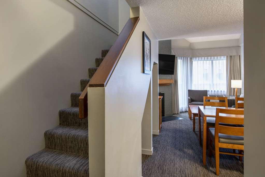 Whistler Village Inn & Suites Удобства фото