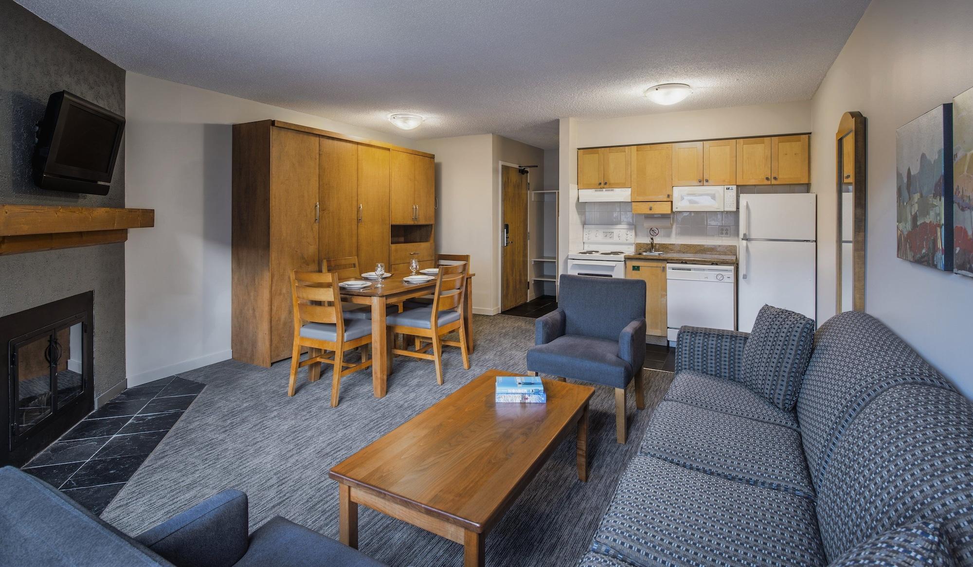 Whistler Village Inn & Suites Экстерьер фото