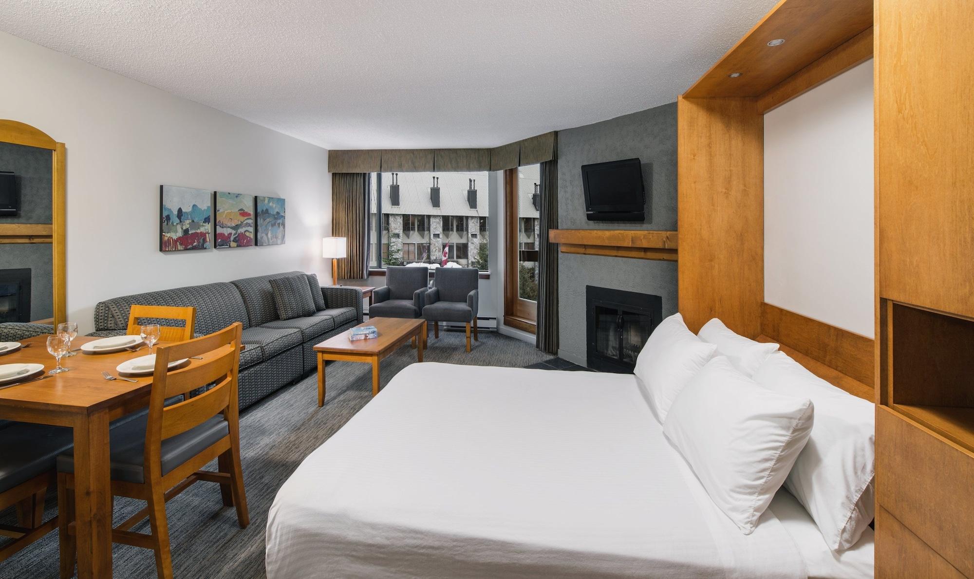 Whistler Village Inn & Suites Экстерьер фото
