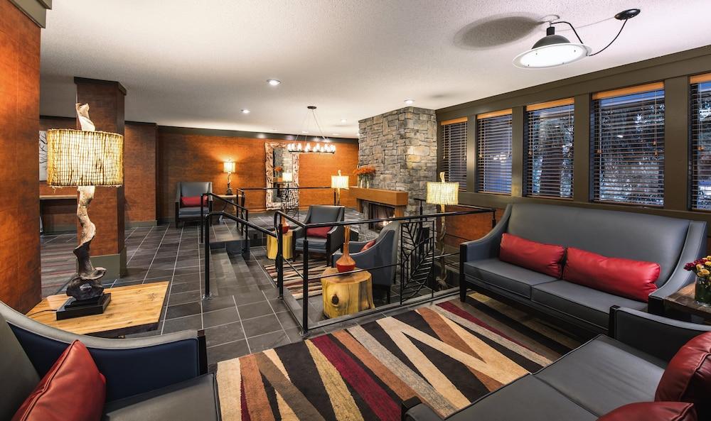 Whistler Village Inn & Suites Экстерьер фото