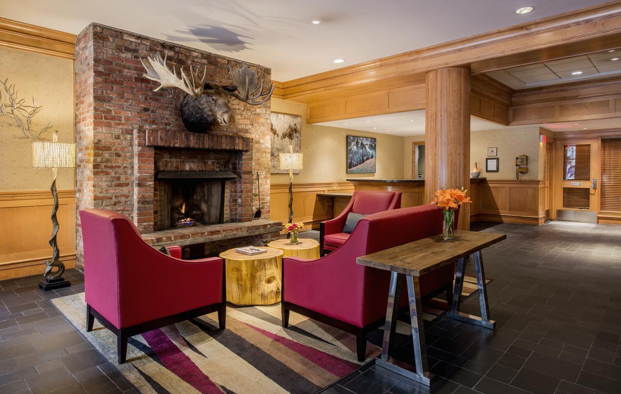 Whistler Village Inn & Suites Экстерьер фото