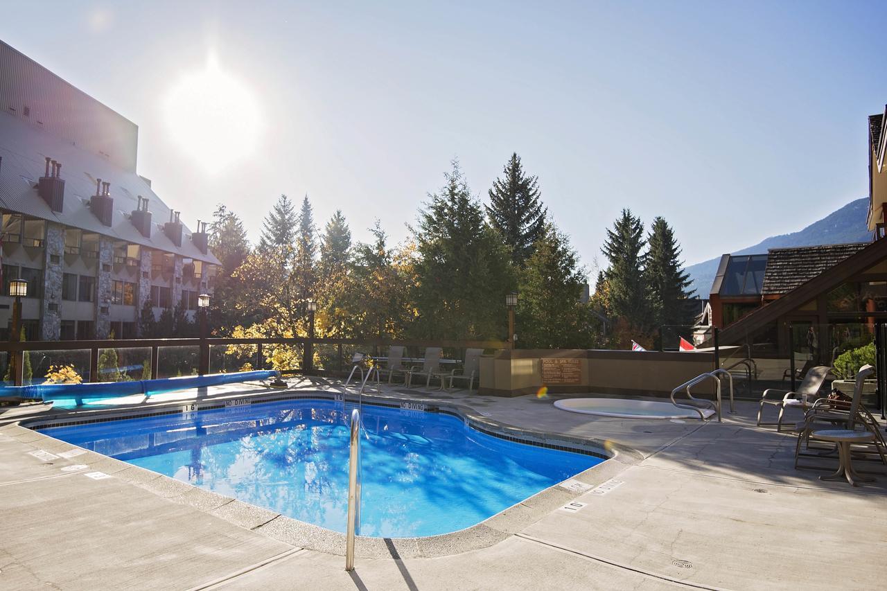 Whistler Village Inn & Suites Экстерьер фото