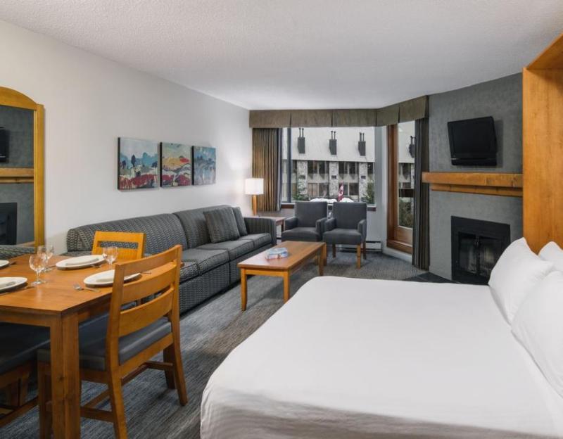 Whistler Village Inn & Suites Экстерьер фото